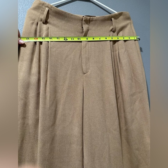 DANA BUCHMAN Elegant Tan Women's Pants - Picture 4 of 9